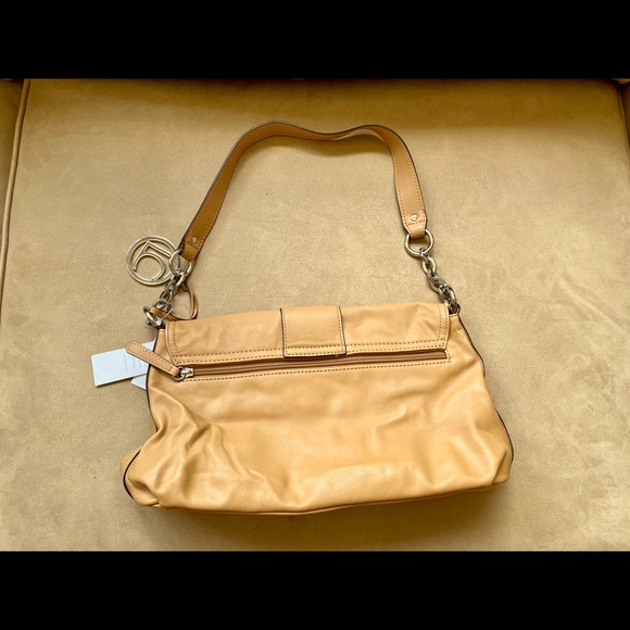 Liz Claiborne Parisian Flap Camel purse NWT - Picture 2 of 5